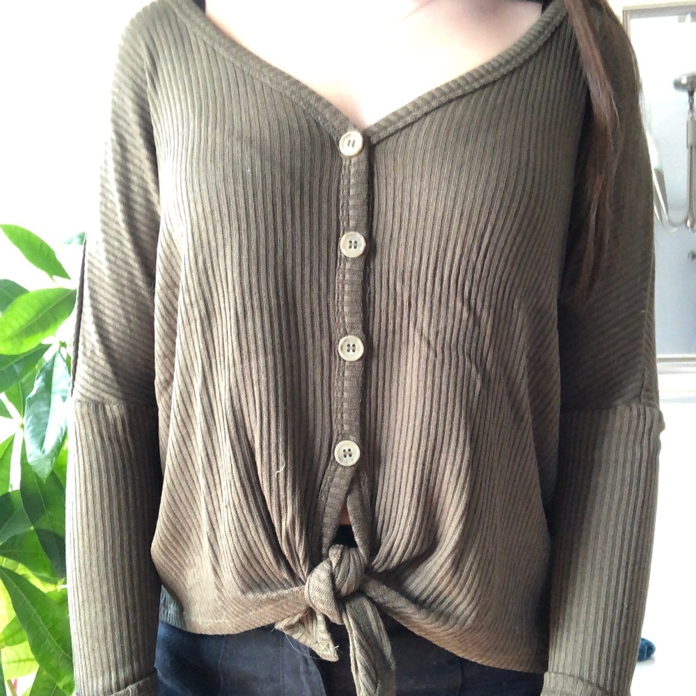 green button up ribbed top
